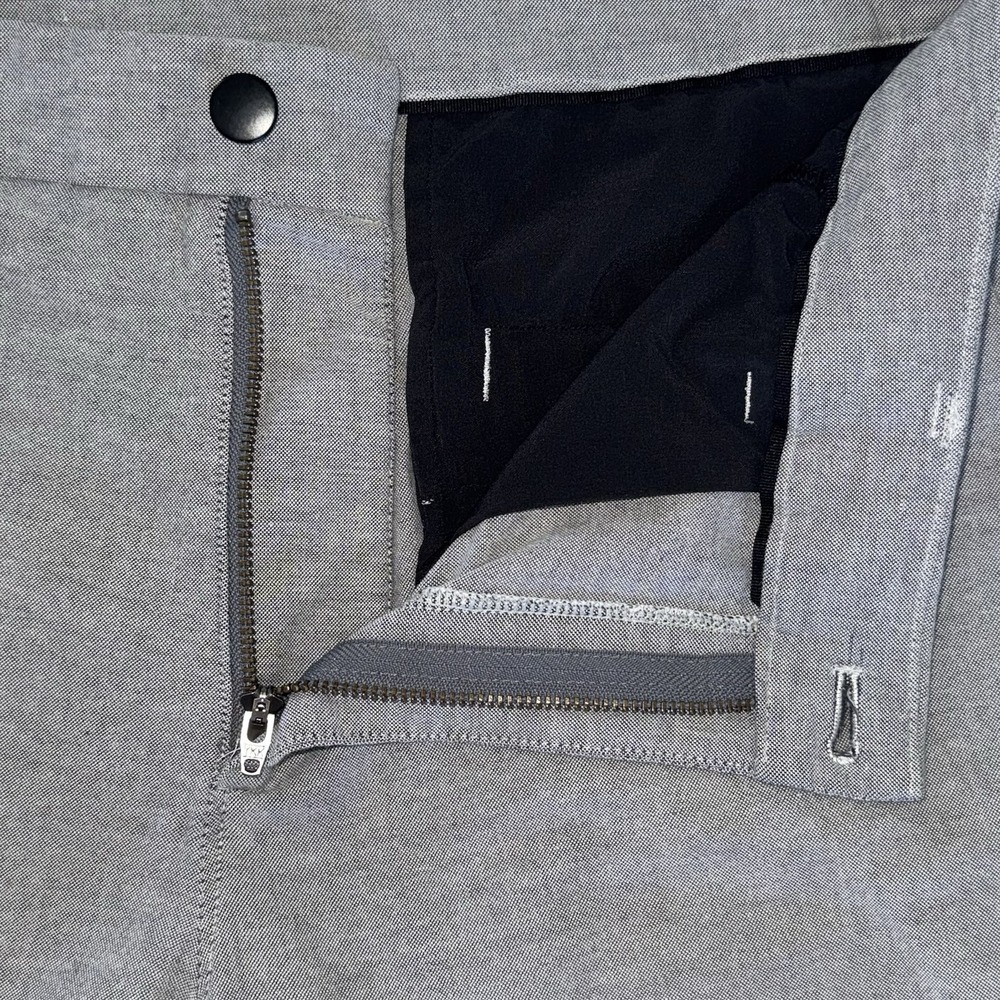 Lululemon Shorts Commission Relaxed Light Gray Quick Oxford 11" Sz 34 Golf - Picture 7 of 11